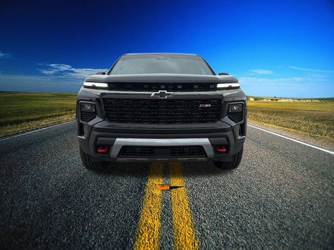 New 2026 Chevrolet Traverse Z71 w/ LPO, Floor Liner Package image 3