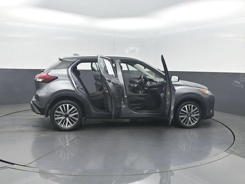 Used 2023 Nissan Kicks SV FWD image 30