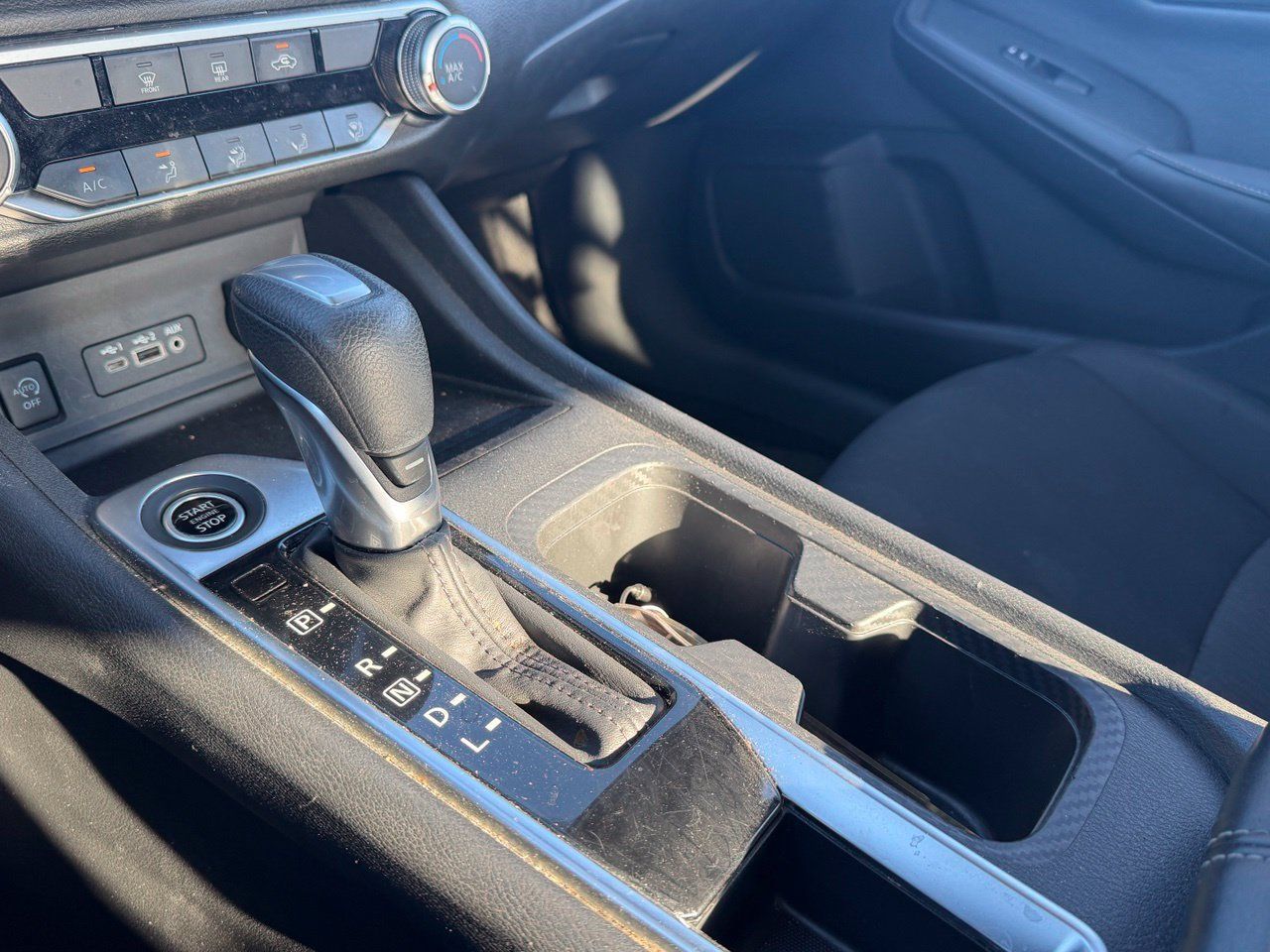 Certified 2025 Nissan Sentra SV FWD image 17