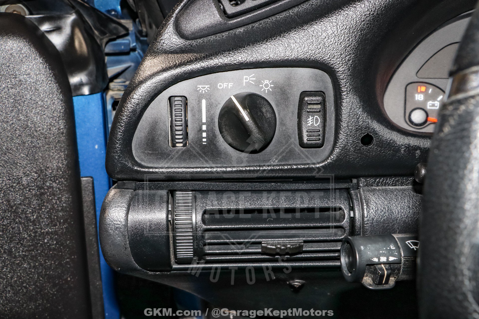 Used 1994 Chevrolet Camaro Z28 RWD image 96