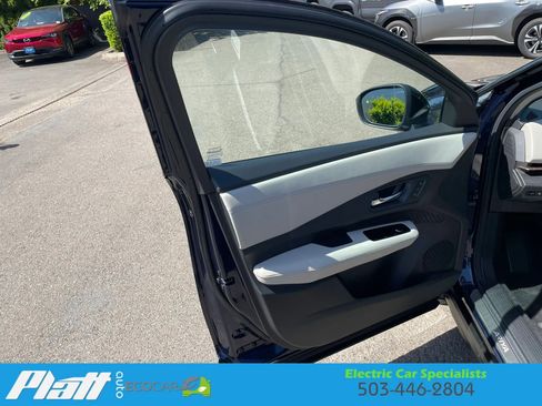 Used 2023 Nissan Ariya FWD image 18