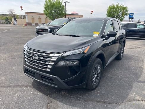 Used 2024 Nissan Rogue S image 1