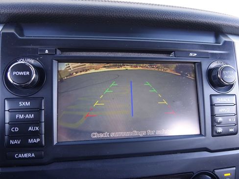 Used 2017 Nissan Titan SL w/ SL Towing Convenience Package image 40