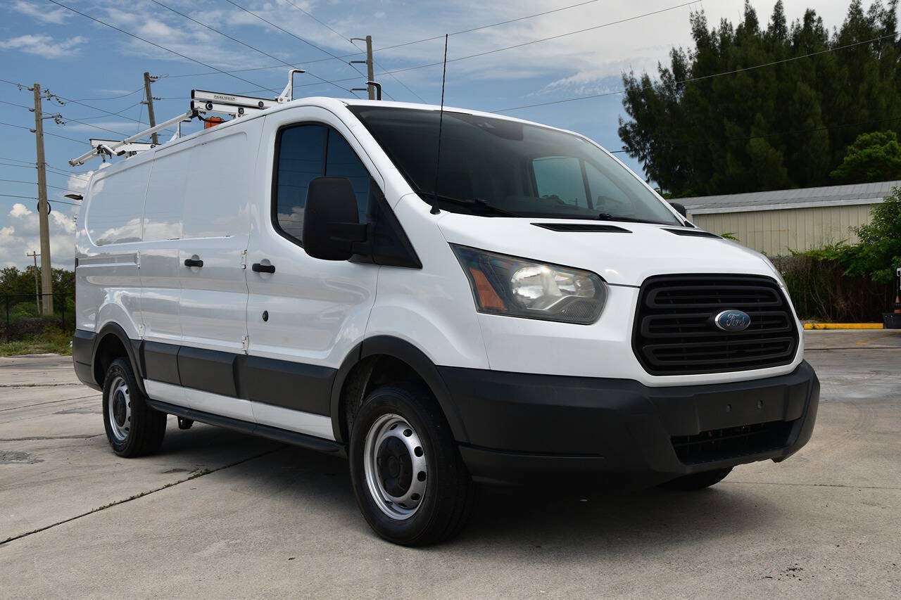 Used 2015 Ford Transit 250 130 Low Roof RWD image 1