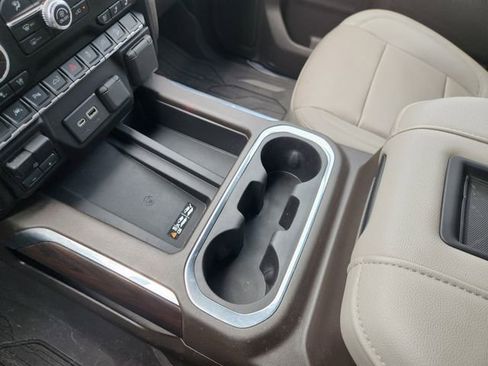 Used 2022 GMC Sierra 1500 SLT AWD/4WD image 18