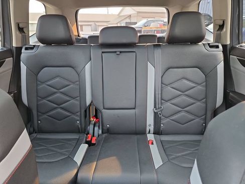 Used 2025 Volkswagen Atlas Peak Edition SE AWD/4WD image 26