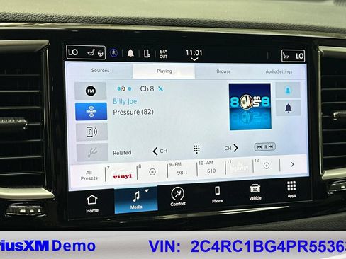Used 2023 Chrysler Pacifica Touring-L FWD image 38