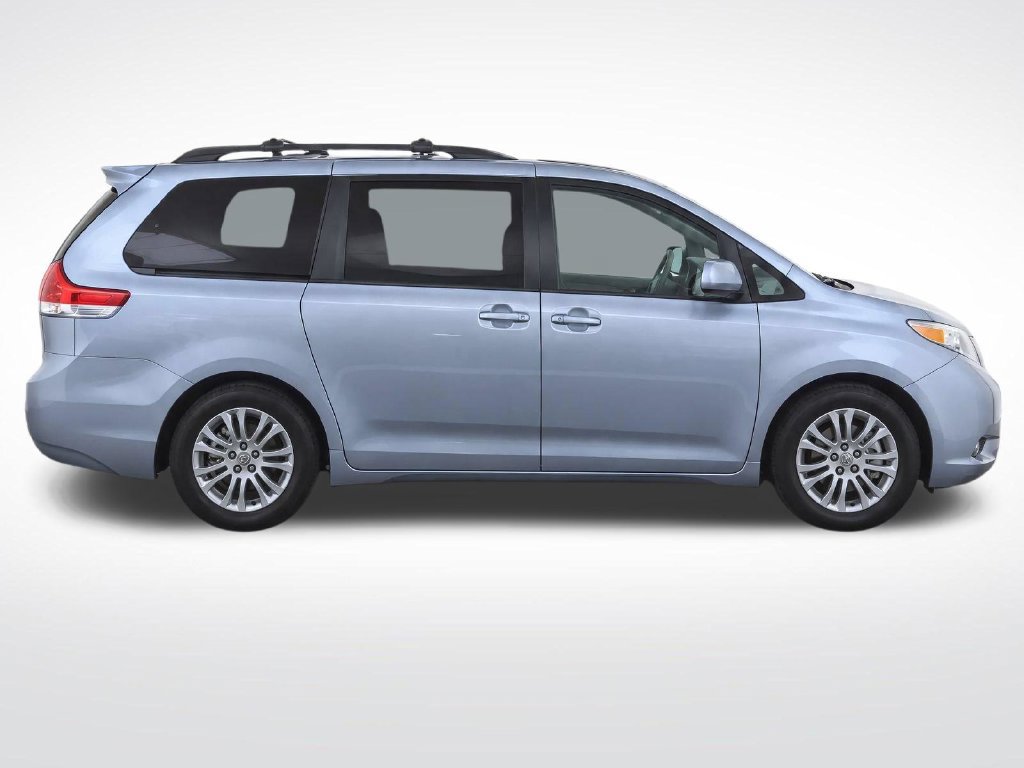 Used 2011 Toyota Sienna XLE FWD image 8