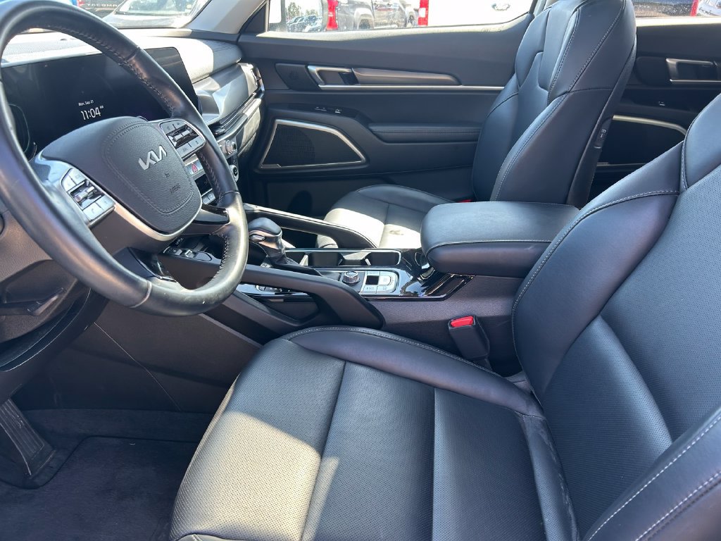 Used 2025 Kia Telluride S FWD image 11