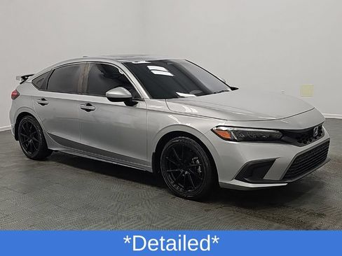 Used 2022 Honda Civic EX-L image 2
