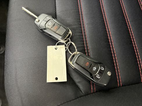Used 2014 Ford Fusion SE FWD image 27