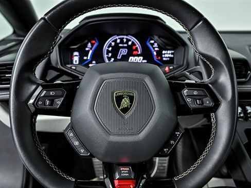 Used 2021 Lamborghini Huracan EVO RWD image 22