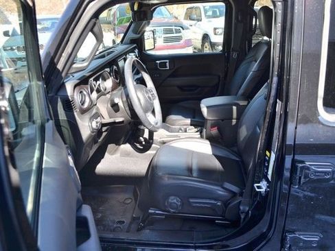 Used 2021 Jeep Wrangler Unlimited Sahara image 17