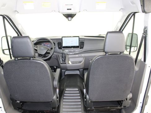 New 2026 Ford Transit 250 148 Medium Roof w/ Load Area Protection Package RWD image 32