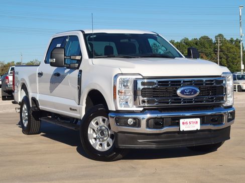 Used 2024 Ford F250 XLT image 2