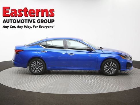 Used 2025 Nissan Altima 2.5 SV FWD image 44
