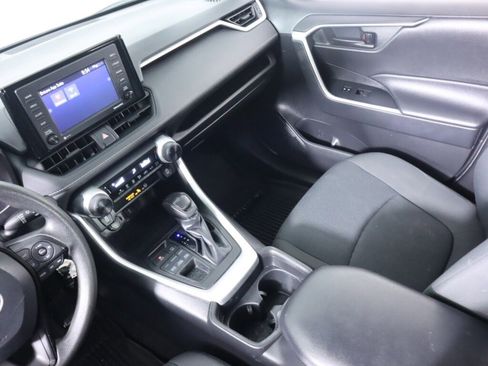 Used 2021 Toyota RAV4 LE AWD/4WD image 31