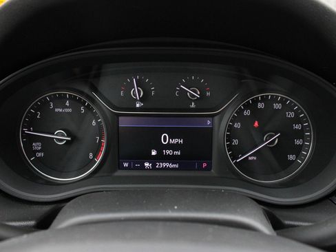 Used 2019 Buick Regal Essence w/ Driver Confidence Package I image 24