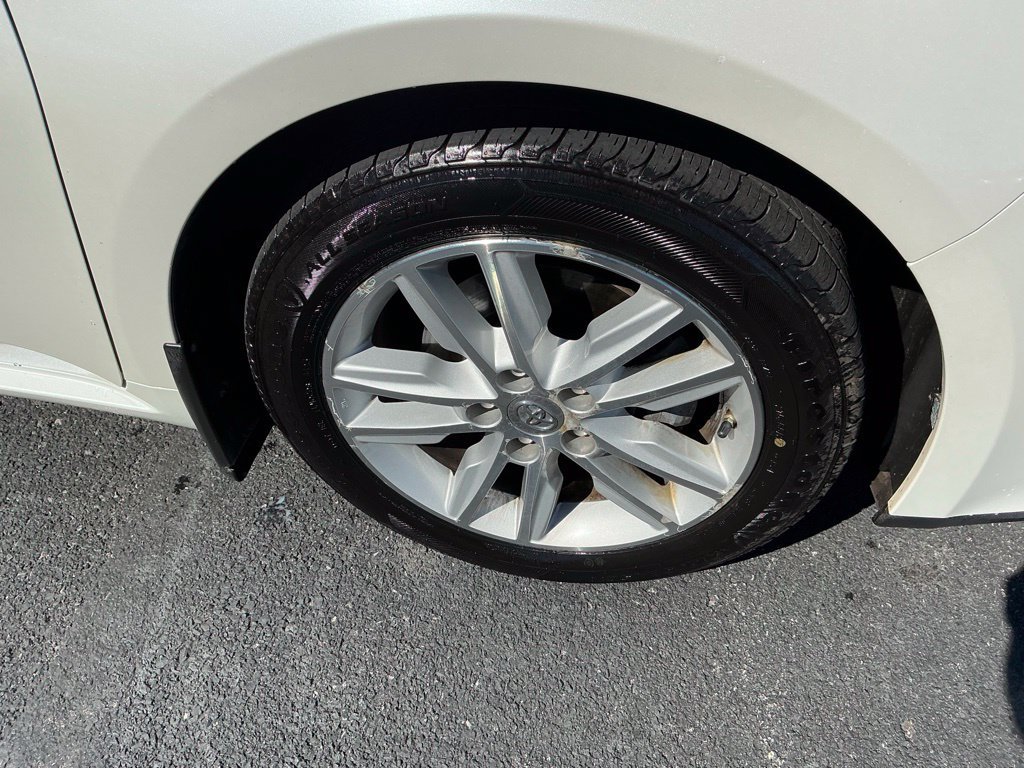 Used 2013 Toyota Avalon XLE Premium FWD image 6