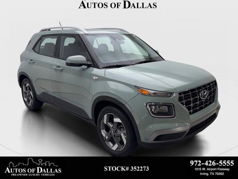 Used 2025 Hyundai Venue SEL image 1