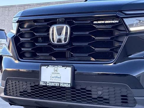 Certified 2025 Honda Pilot Black Edition image 12