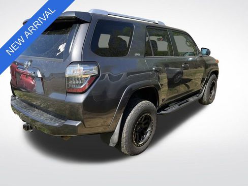 Used 2015 Toyota 4Runner SR5 image 2