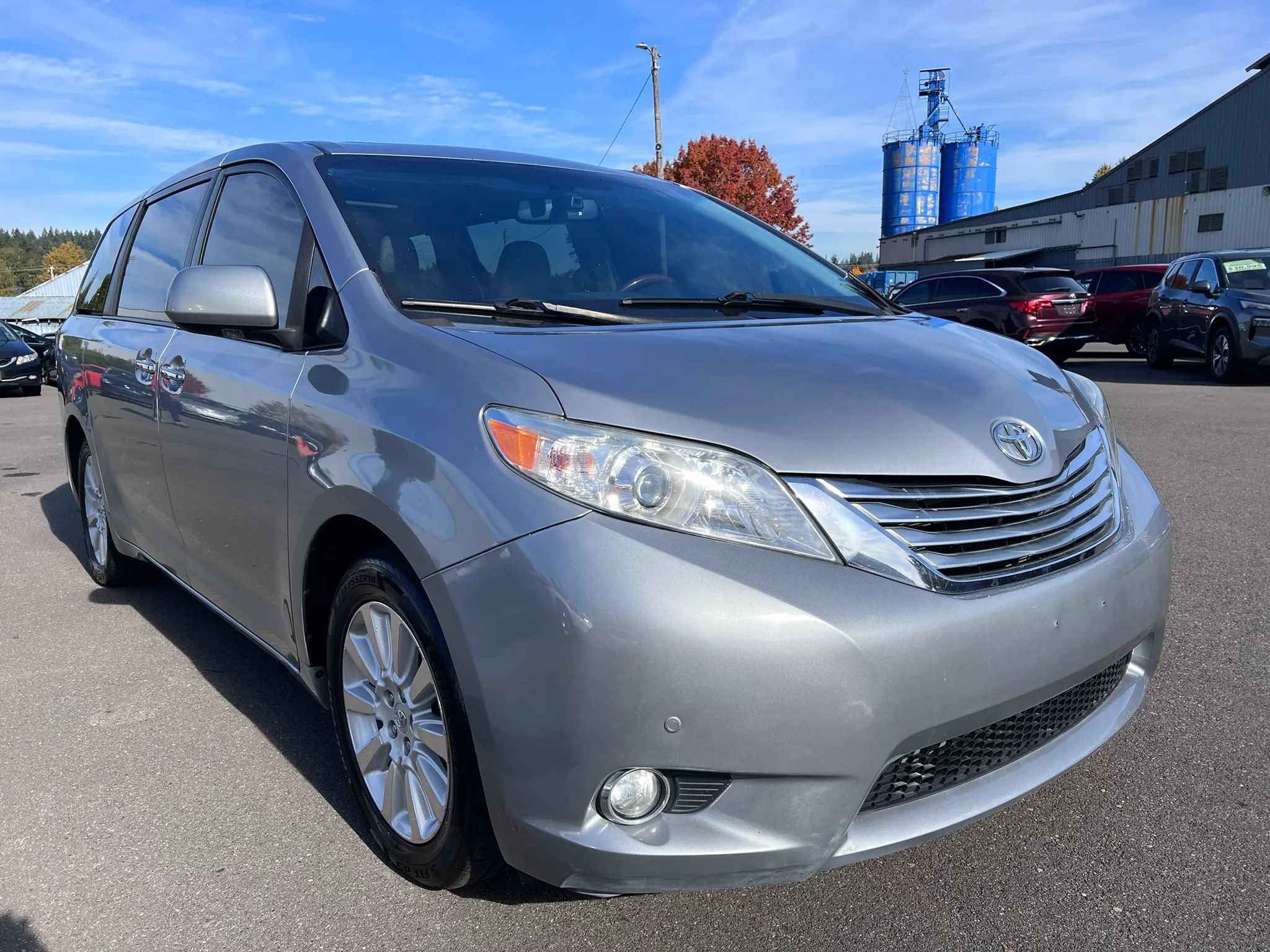 Used 2012 Toyota Sienna Limited w/ Premium Pkg AWD/4WD image 1