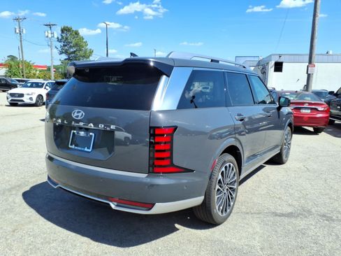New 2026 Hyundai Palisade Calligraphy FWD image 3