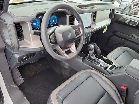 New 2026 Ford Bronco Outer Banks w/ Sasquatch Package image 18