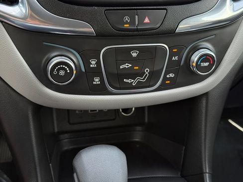 Used 2022 Chevrolet Equinox LT FWD image 28