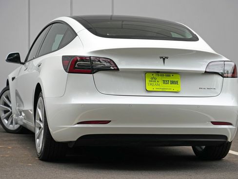 Used 2022 Tesla Model 3 Long Range AWD/4WD image 6