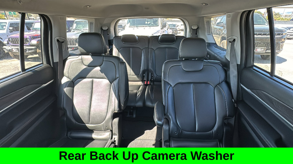 Used 2023 Jeep Grand Cherokee L Limited w/ Luxury Tech Group II RWD image 14