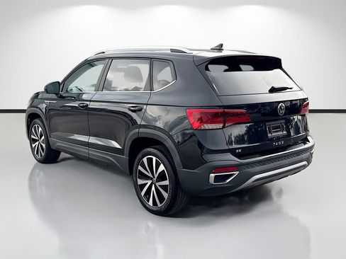Used 2022 Volkswagen Taos SE FWD image 5