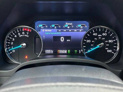 Used 2022 Ford F250 Lariat w/ Black Appearance Package image 23