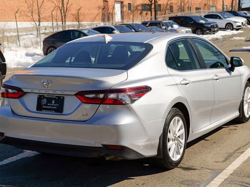 Used 2022 Toyota Camry LE w/ Carpet Mat Package (TMS) FWD image 7