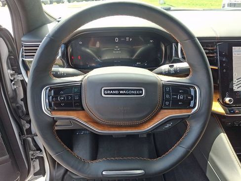 Used 2024 Jeep Grand Wagoneer Series III w/ Rear Seat Video Group 1 AWD/4WD image 18