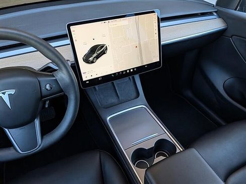 Used 2021 Tesla Model Y Long Range AWD/4WD image 20