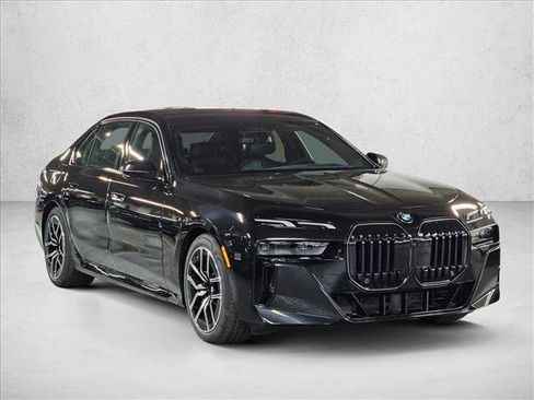 New 2025 BMW 760i xDrive image 3