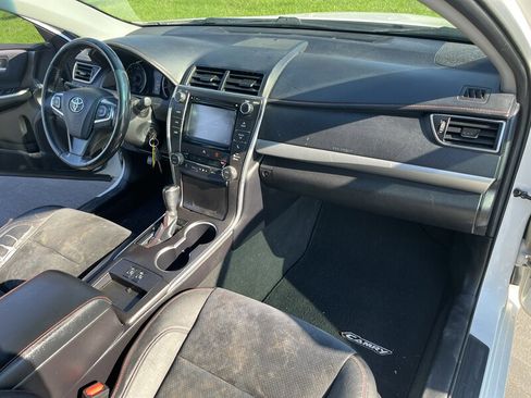 Used 2016 Toyota Camry XSE w/ Moonroof Package image 33