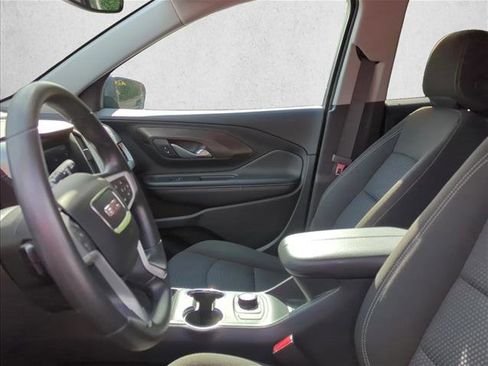 Used 2024 GMC Terrain SLE image 11