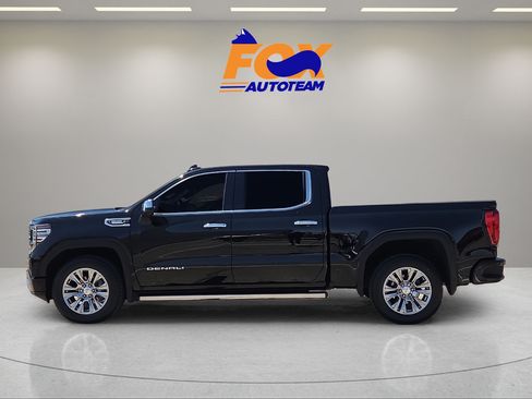 Used 2022 GMC Sierra 1500 Denali w/ Technology Package AWD/4WD image 2