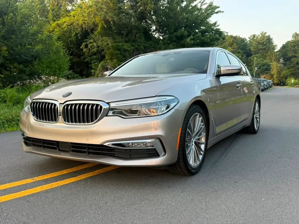 Used 2017 BMW 530i RWD image 1