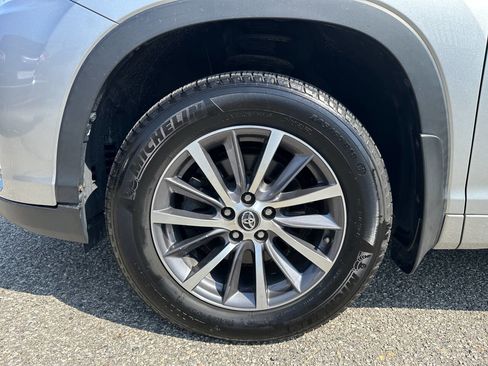 Used 2018 Toyota Highlander XLE image 10