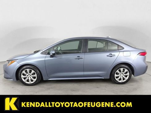 Used 2023 Toyota Corolla LE FWD image 2