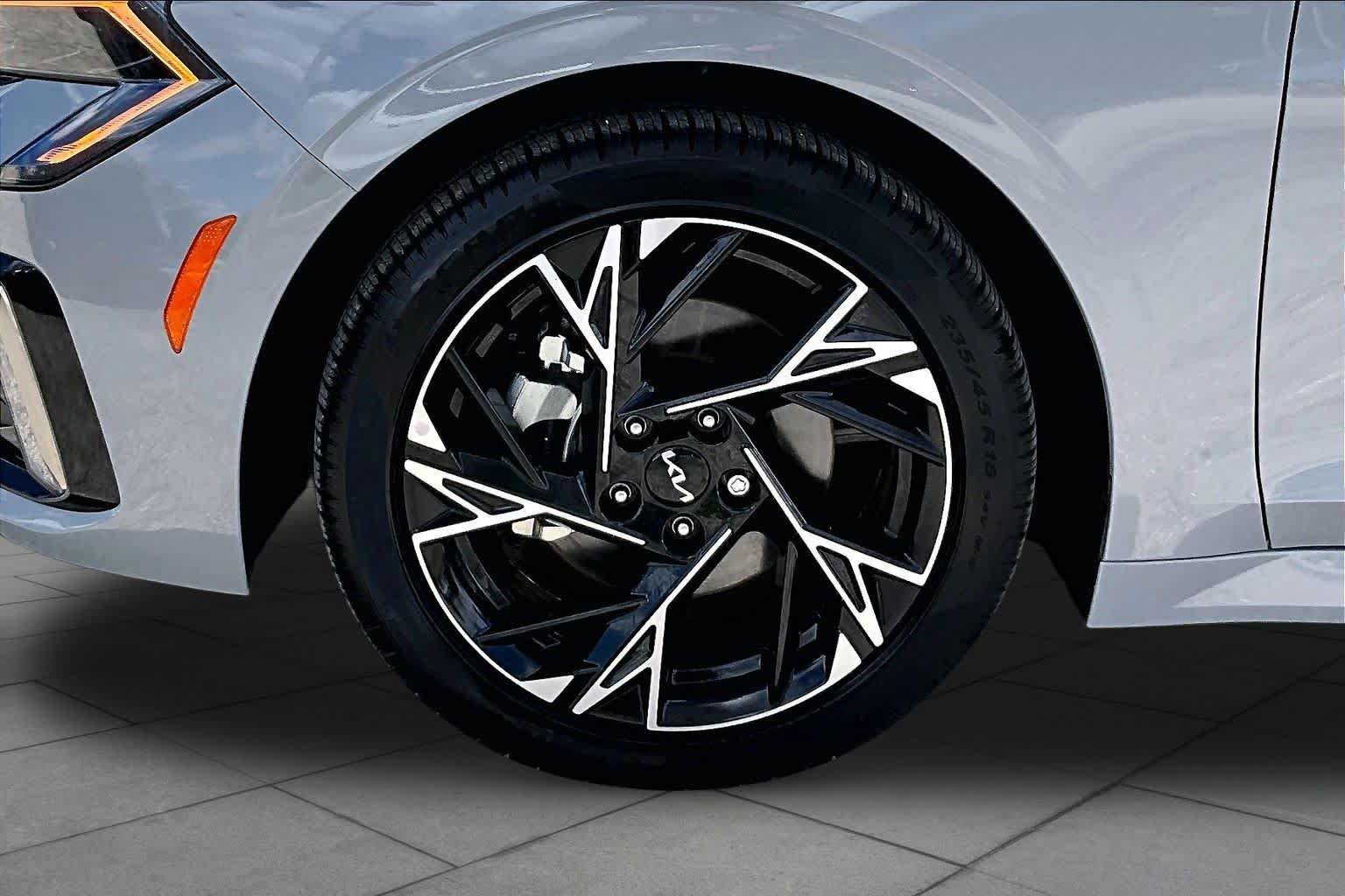 Used 2025 Kia K5 GT-Line w/ GT-Line Premium Package FWD image 11
