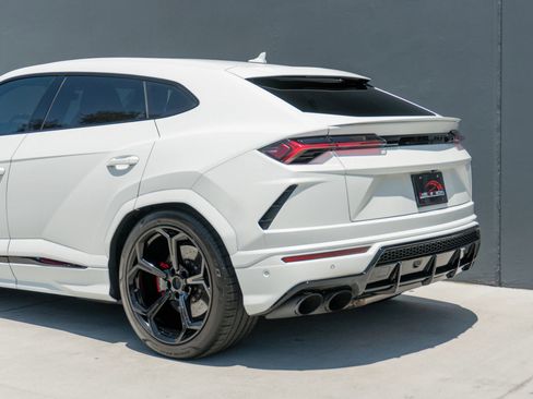 Used 2020 Lamborghini Urus AWD/4WD image 21