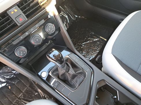 New 2026 Volkswagen Taos S image 10