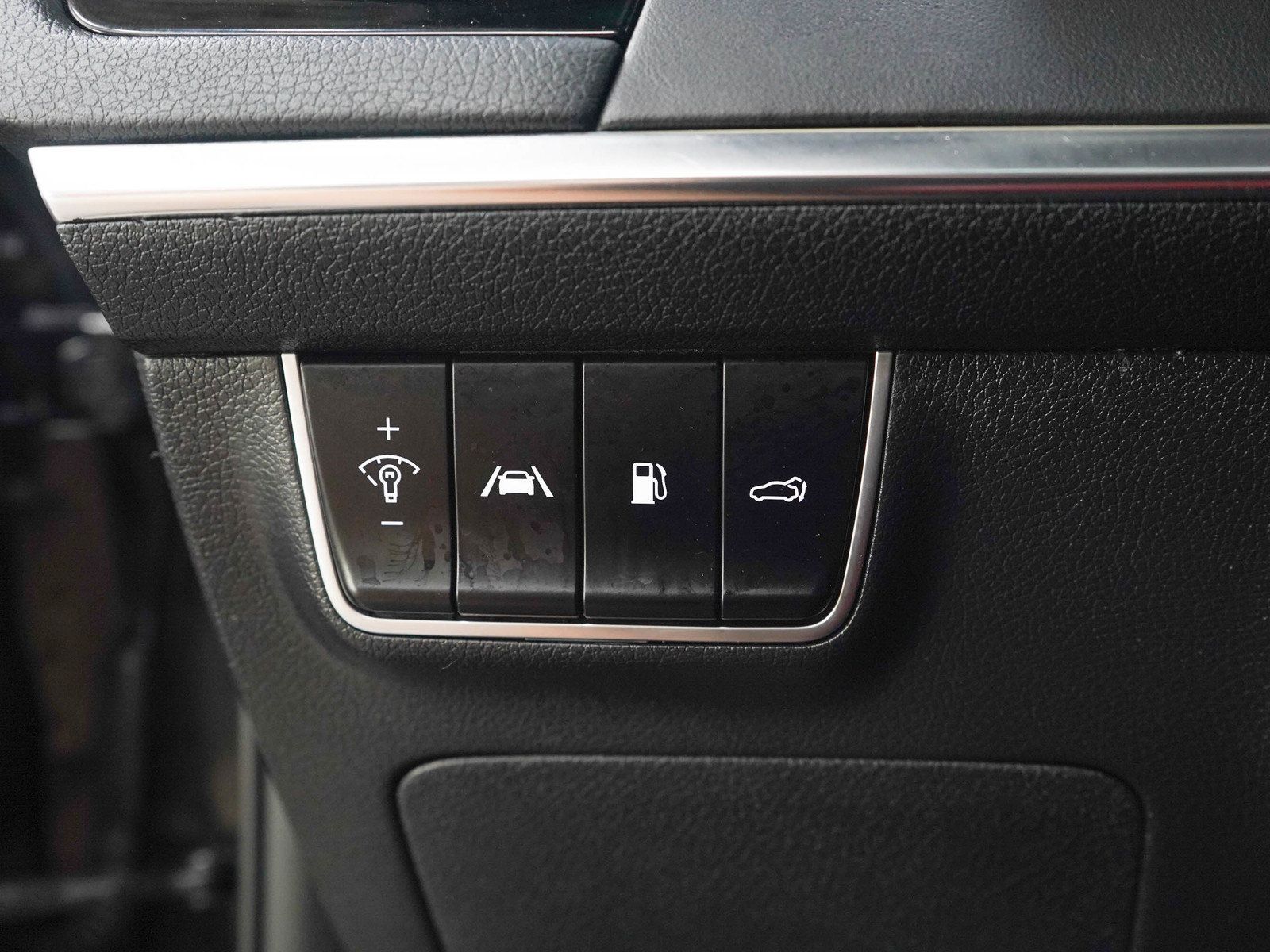 Used 2022 Kia Stinger GT2 AWD/4WD image 26