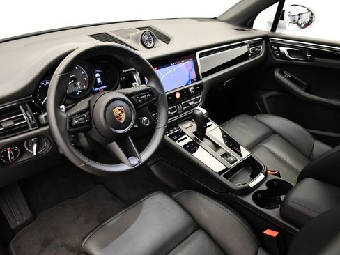 Used 2024 Porsche Macan S image 4