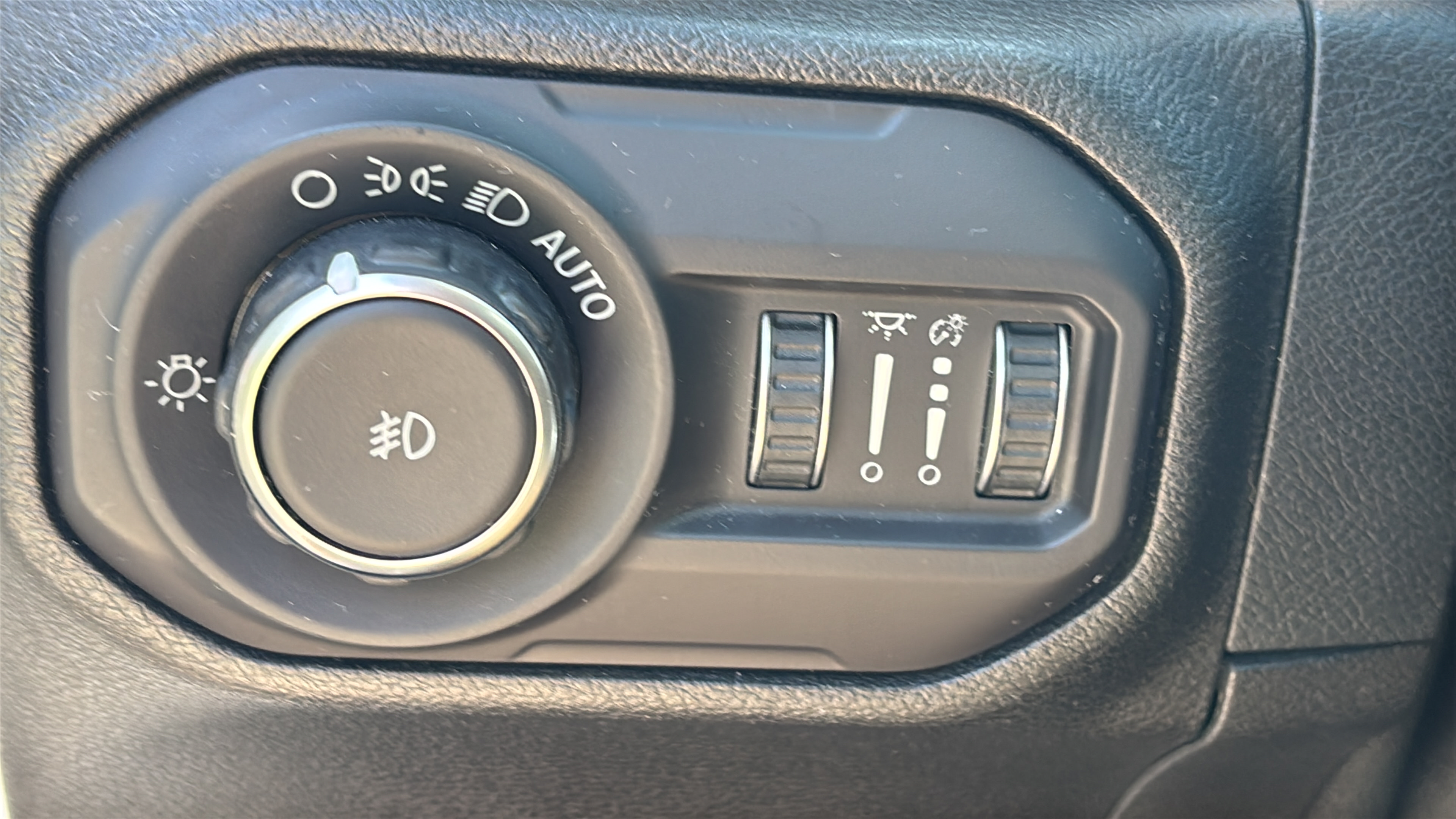 Used 2018 Jeep Wrangler Unlimited Sport S AWD/4WD image 31